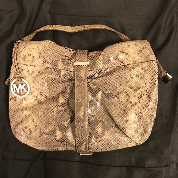 Michael Kors Hobo Purse - Picture 2 of 8